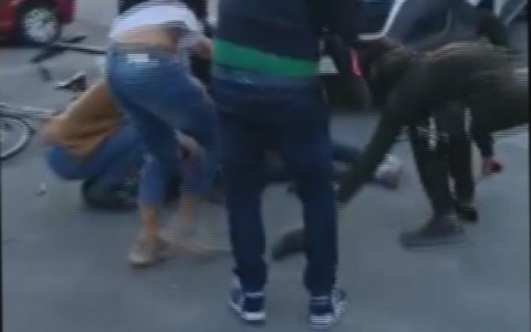 Aggressione al Macrolotto: poliziotti colpiti da cittadini cinesi durante una conferenza