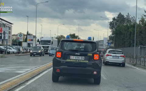 Tre immobili confiscati a imprenditore pratese