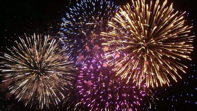 Prato vieta i fuochi d’artificio per le festività: un’ordinanza per la sicurezza pubblica