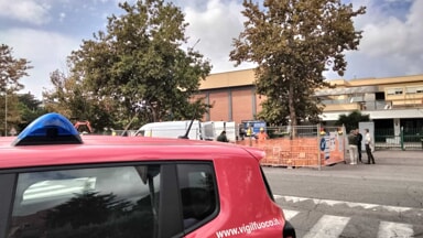 Fuga di gas in via della Stazione a Vernio: strada interdetta al traffico