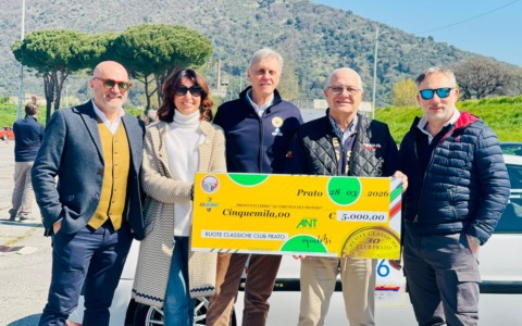 Aci Prato e Ruote Classiche Club Prato: uniti per la Fondazione Ant con un maxi assegno