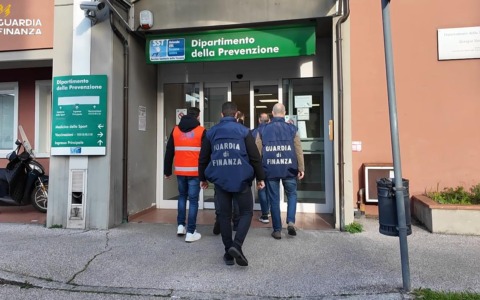 Arrestata un’intera famiglia di imprenditori per sfruttamento di lavoratori in un’azienda di Prato