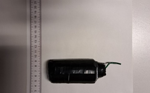 Arrestati cinque cittadini cinesi con armi e bomba carta a Prato