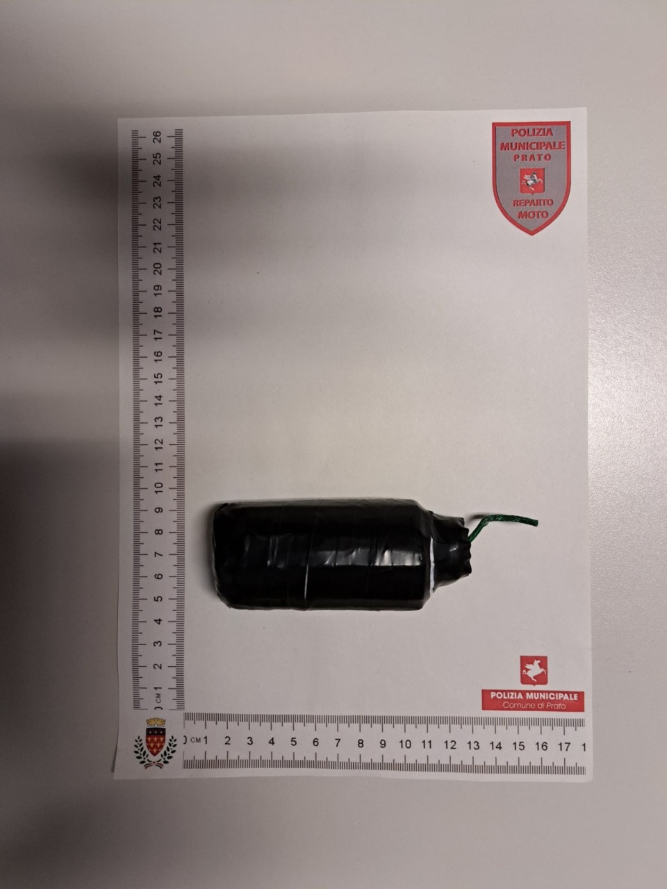 Arrestati cinque cittadini cinesi con armi e bomba carta a Prato