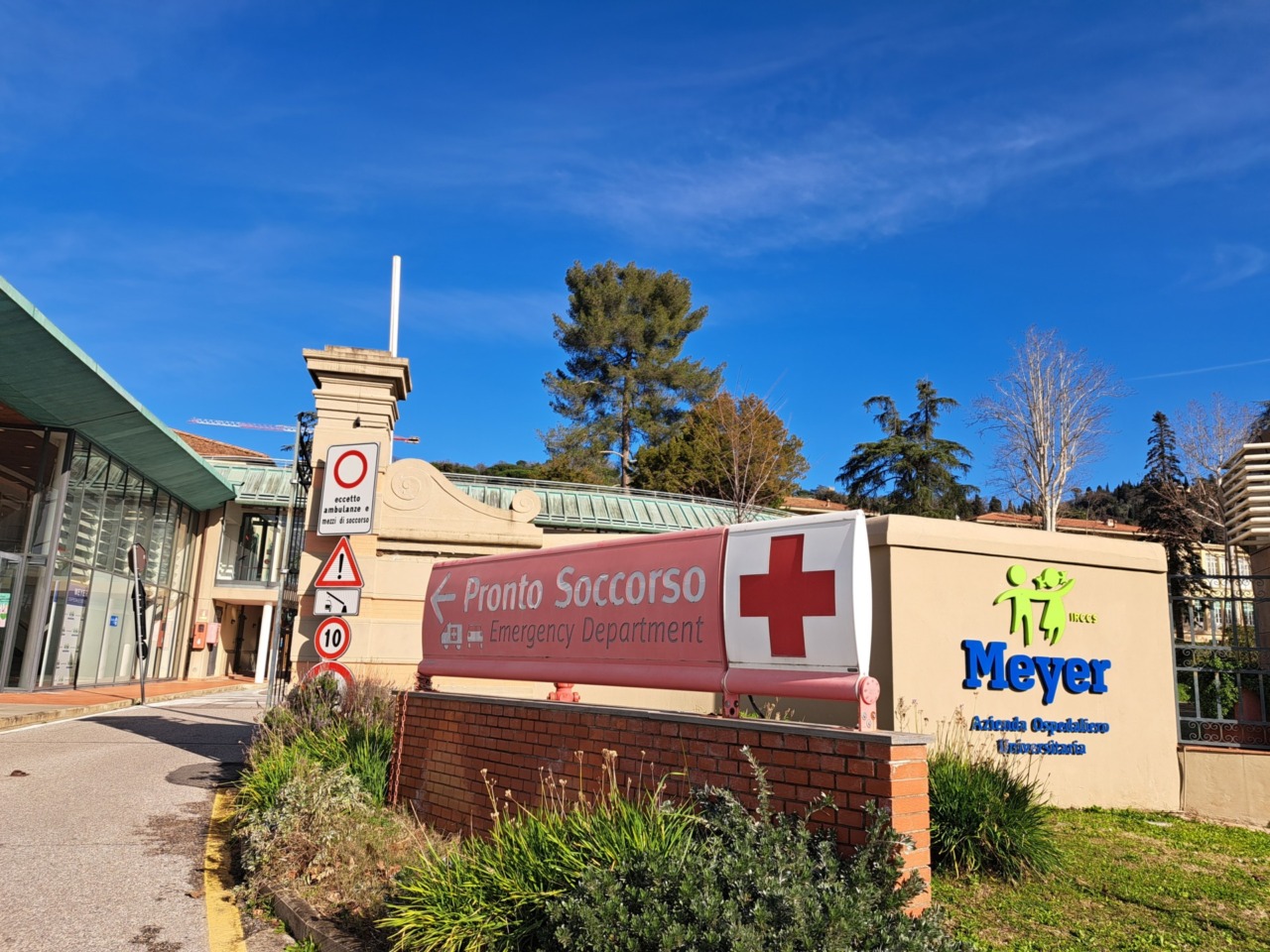 Investita bimba di cinque anni in via Braga: condizioni gravi al Meyer