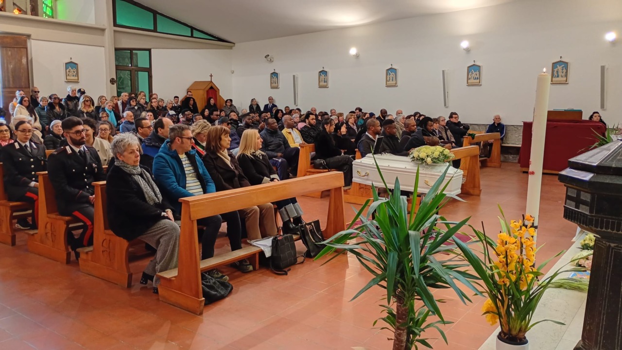 Vernio si ferma per l’ultimo saluto alla piccola Nadia vittima di un incidente